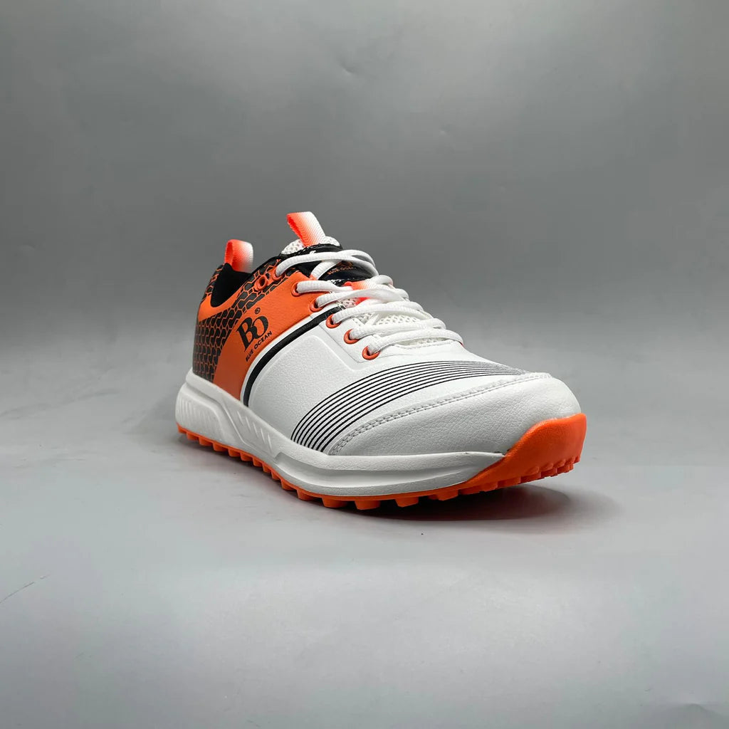 Blue Ocean Cricket Gripper BO81 shoes white and orange front view