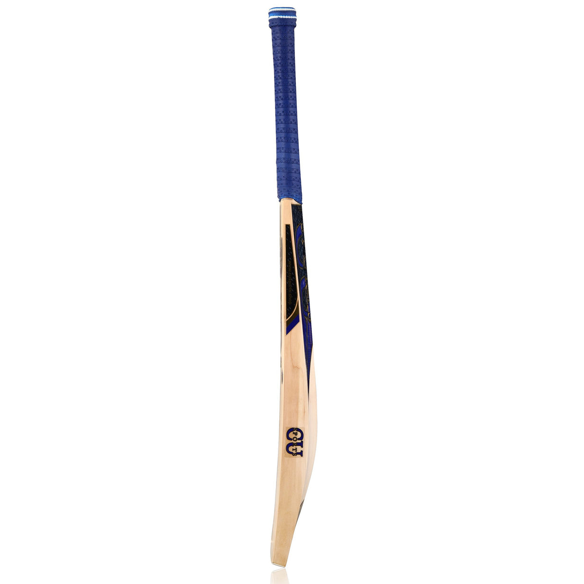Classic profile cricket bat with durable grip