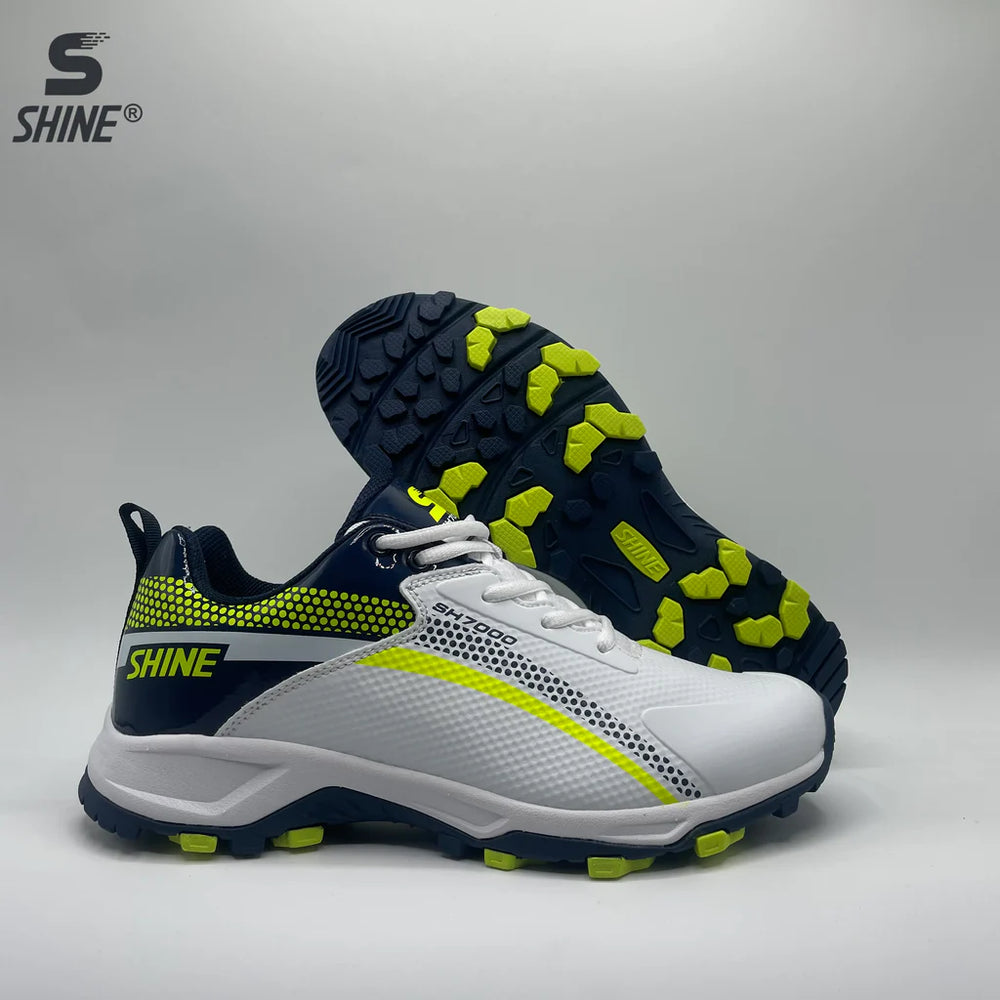 Lightweight cricket shoes with grip sole for hard pitch