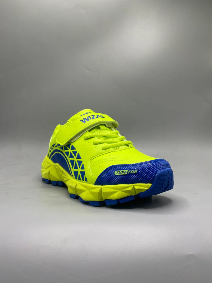 Non-spike cricket shoes with rubber sole for turf and cement
